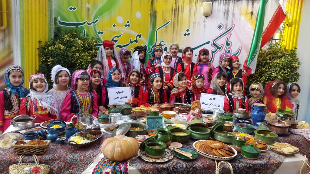 نمایشگاه غذاهای محلی دانش آموزان باران اندیشه به مناسبت روز رشت